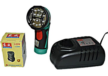 12V Đèn pin cầm tay DCA ADWL12