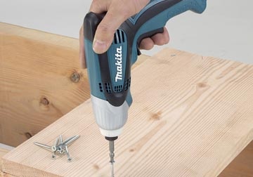 230W Máy vặn vít Makita TD0100