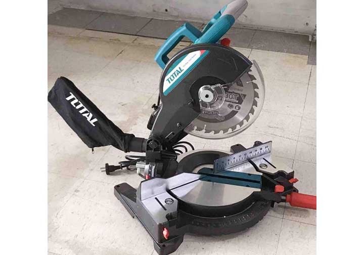 255mm Máy cắt nhôm đa năng 1800W Total TS42182552T