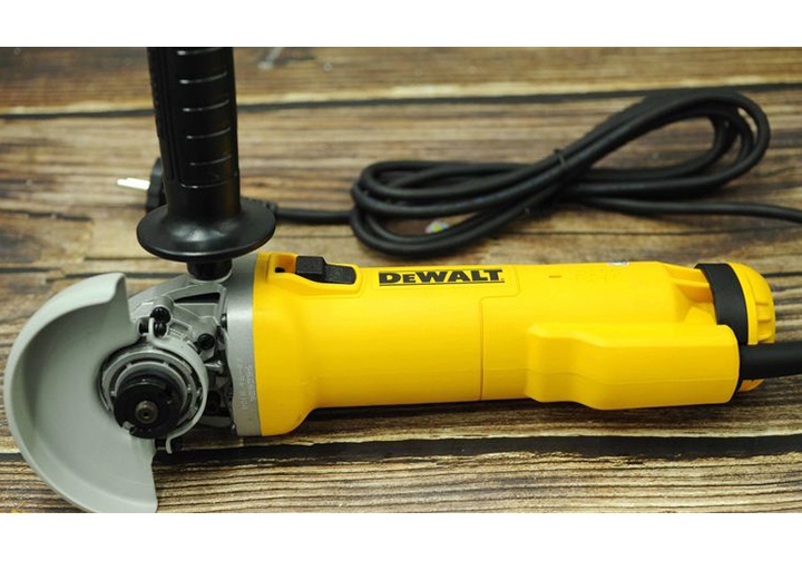 4" (100mm) Máy mài góc 1010W Dewalt DWE8300S