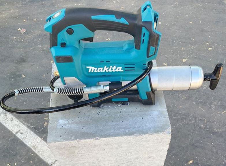 mAKITA-DGP180