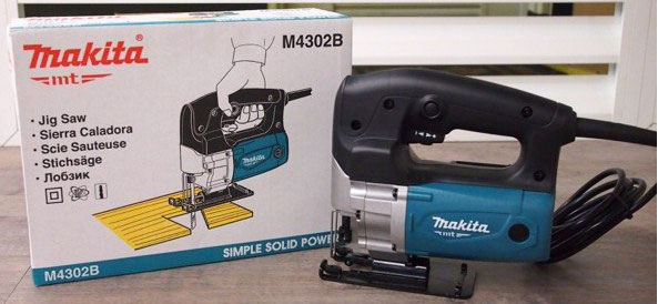 Makita-M4302B