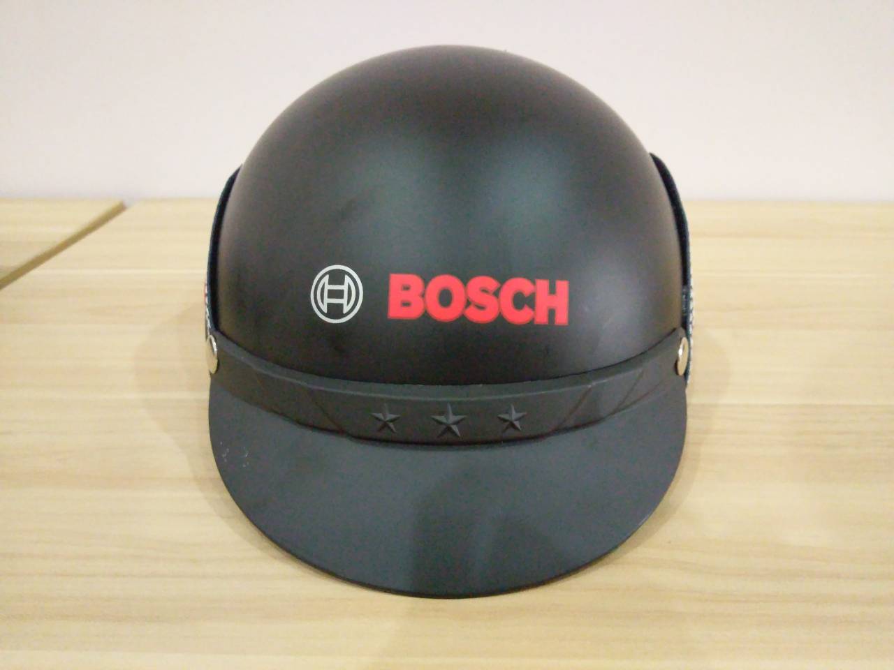 Nón bảo hiểm Bosch (quà tặng)